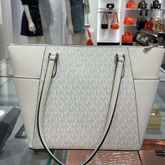 Michael Kors Charlotte Large Logo and Leather Top-Zip Tote Bag
Optic White
NWT - Picture 7 of 16
